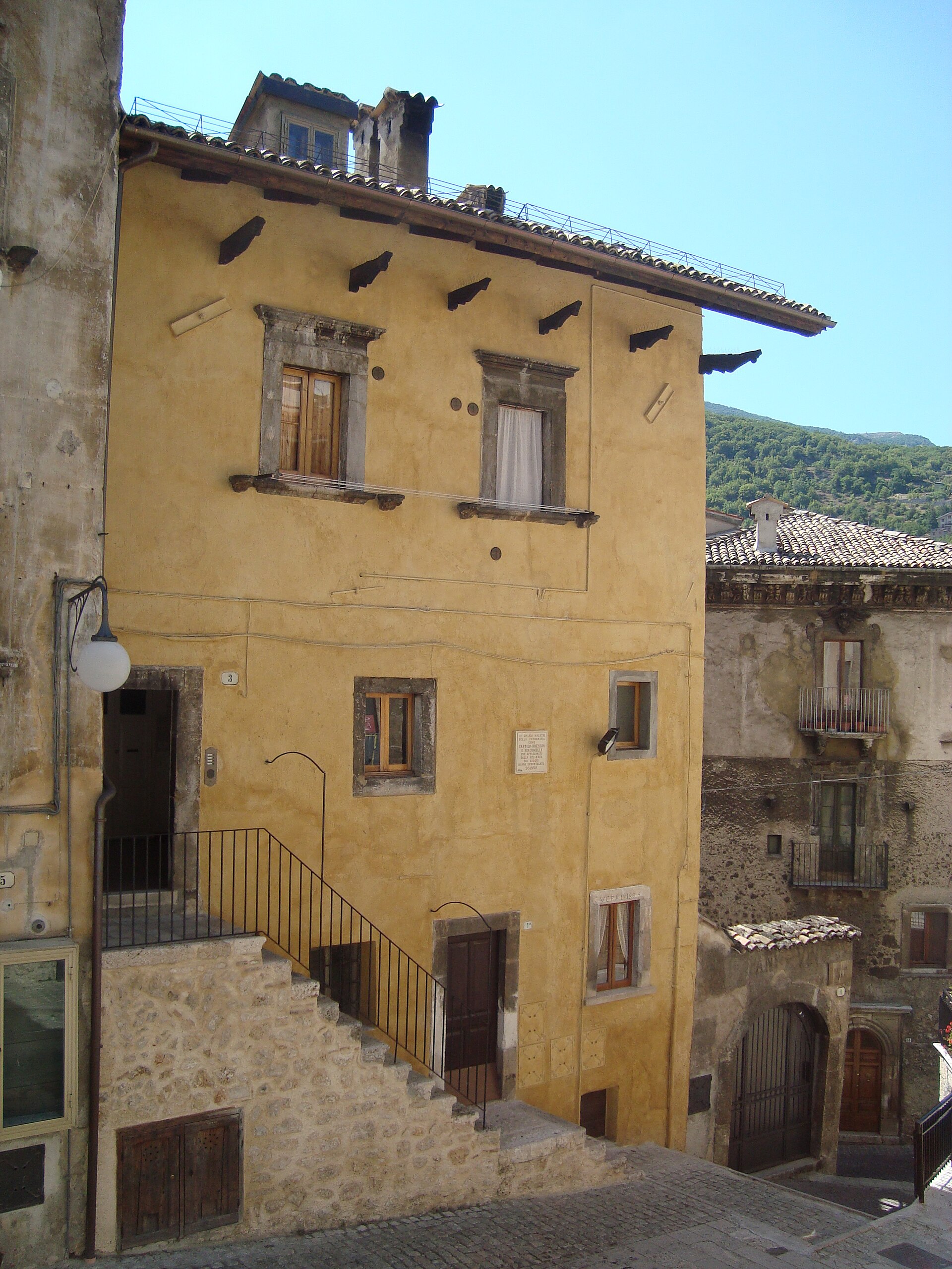 henri cartier bresson — Maison Cartier-Bresson de Scanno.JPG