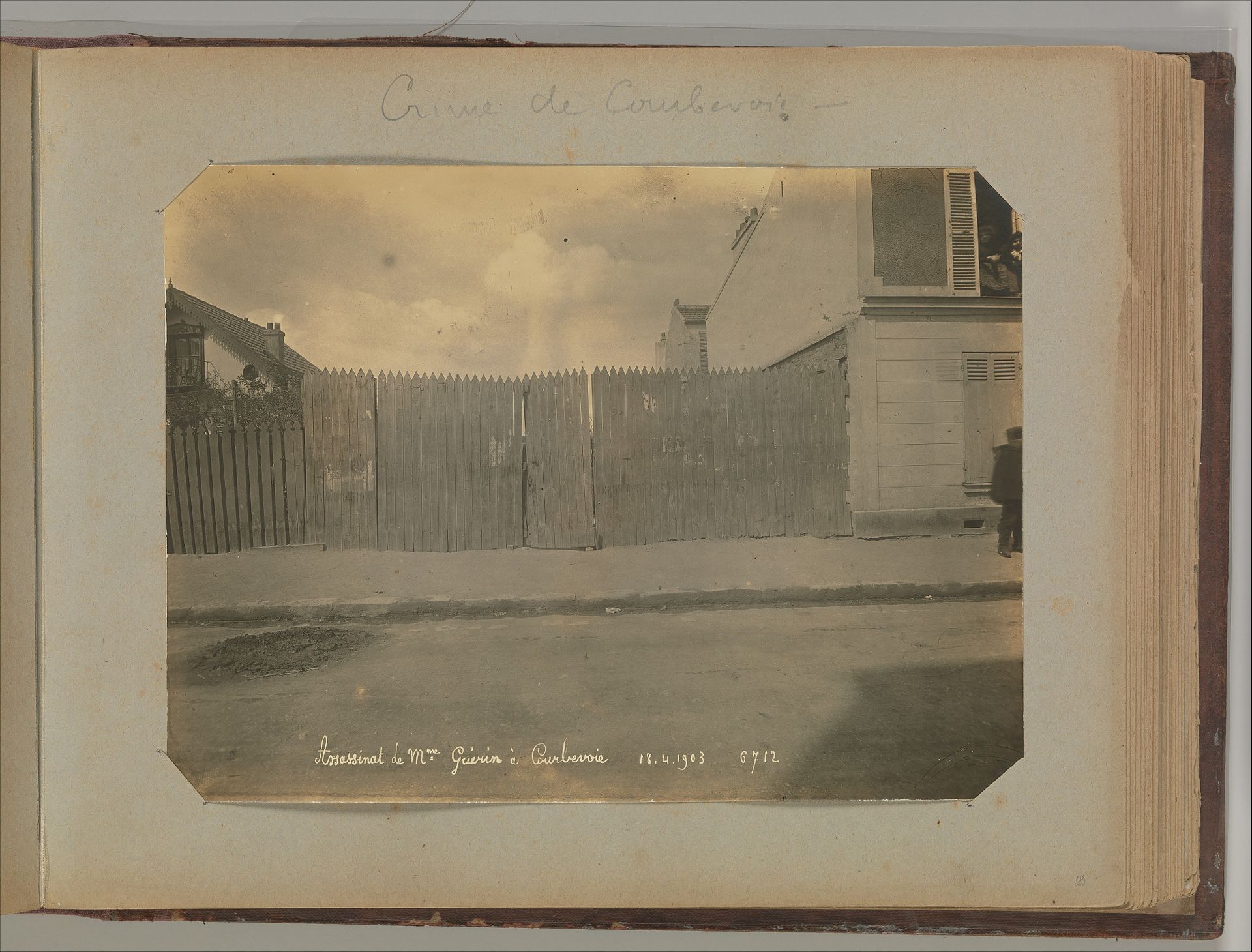 jr — Album of Paris Crime Scenes - Attributed to Alphonse Bertillon. DP263771.jpg