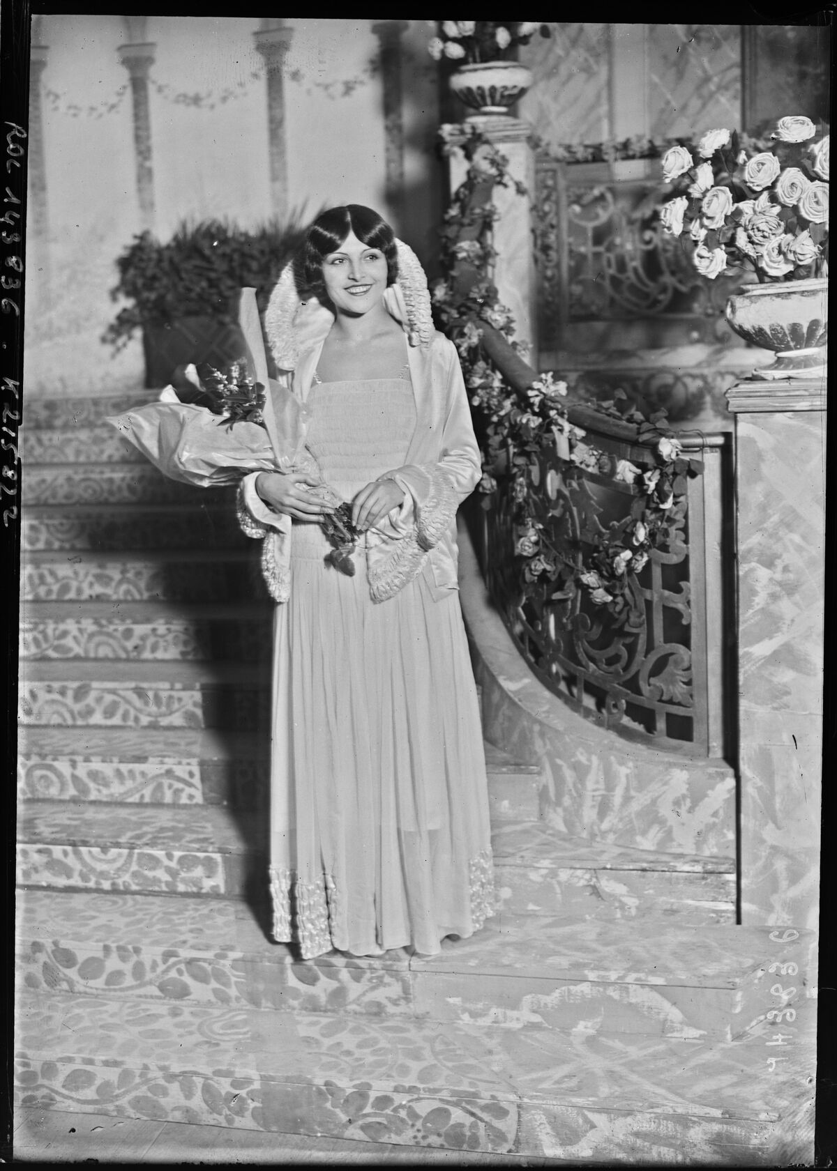 Portrait d’Yvonne Taponnier, Miss Paris 1930, photographiée par l’Agence Rol