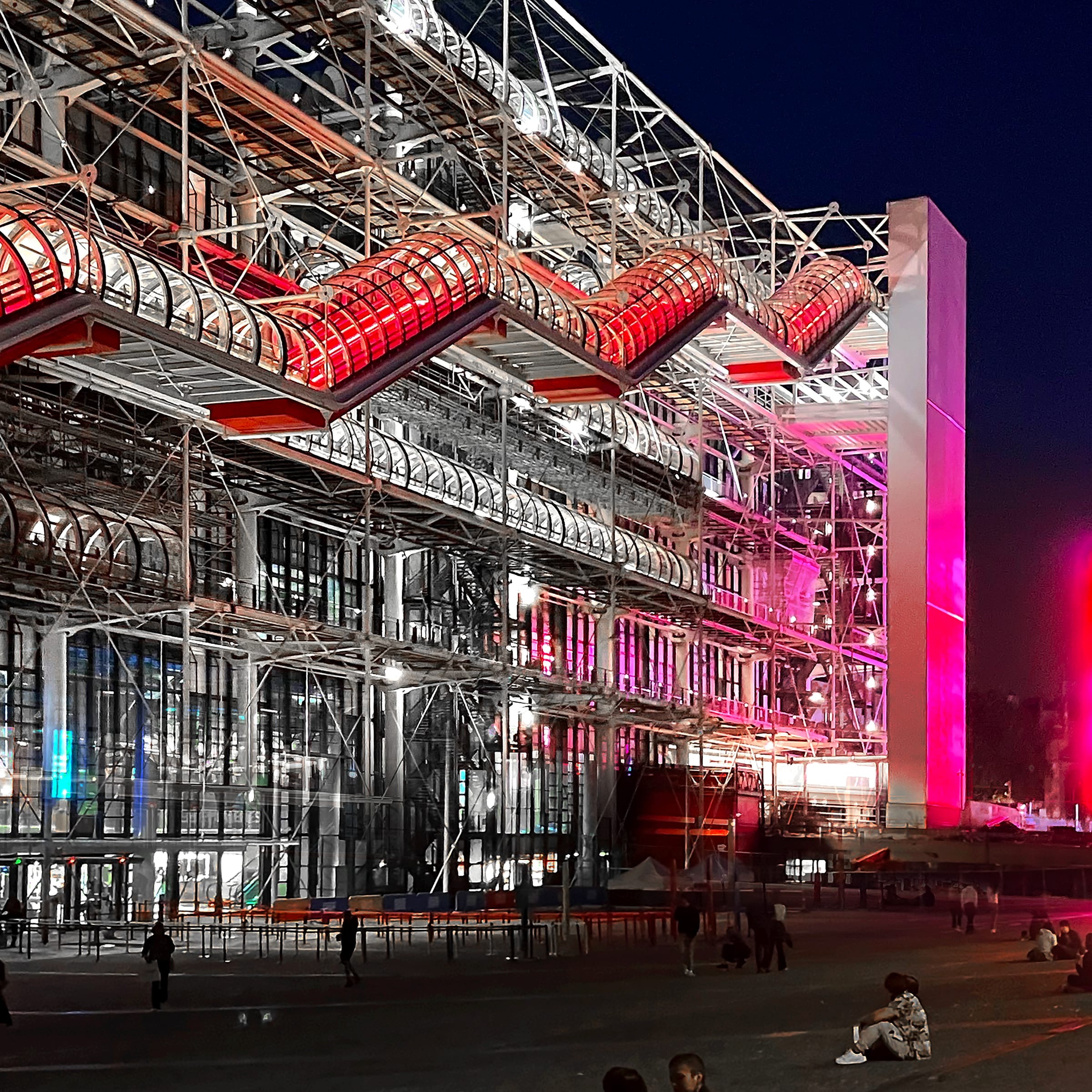 Vue du Centre Georges-Pompidou à Paris, architecture high-tech du XXe siècle
