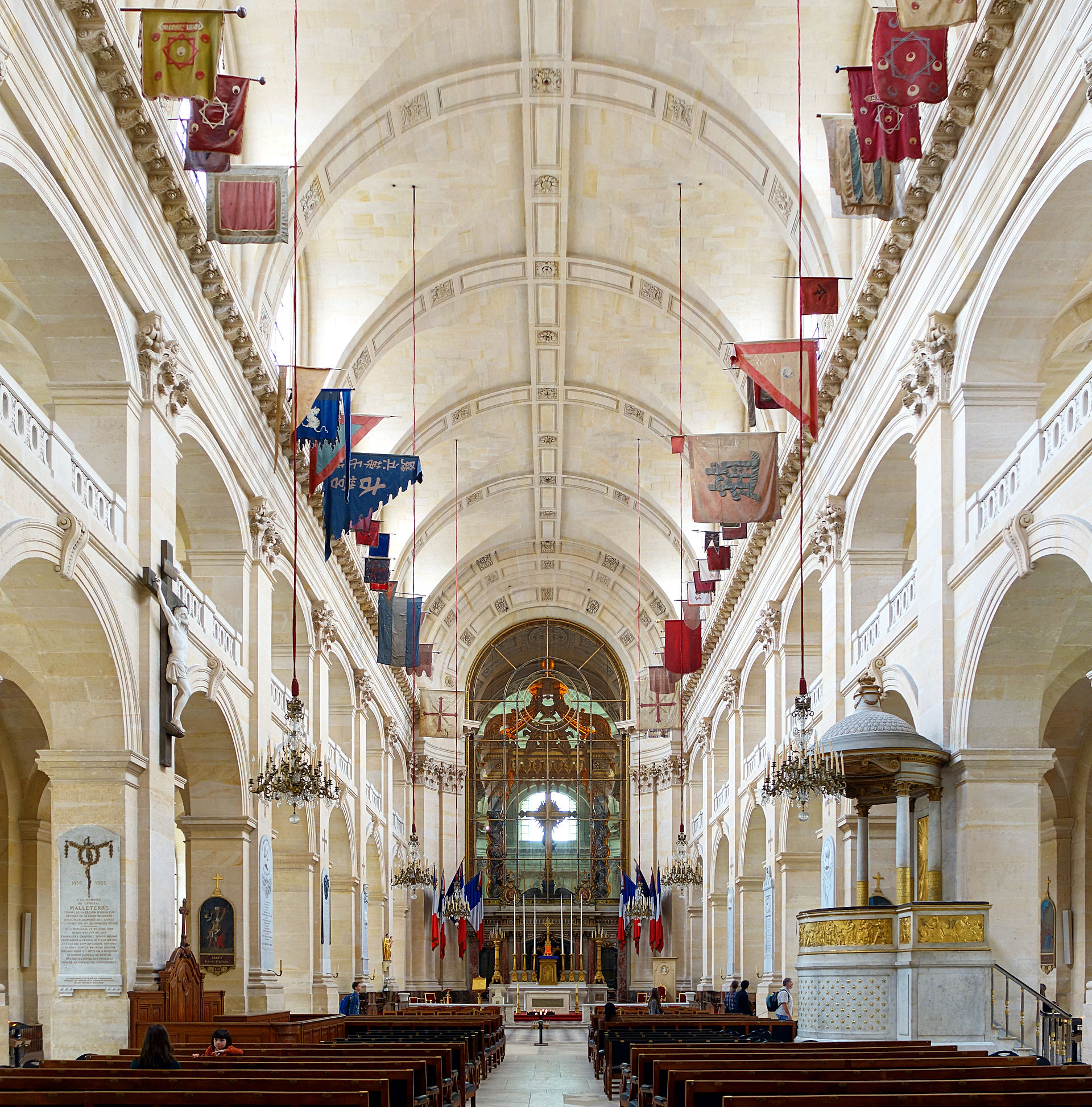Musée de l'Armee et tombeau de Napoleon — vue depuis Wikimedia Commons