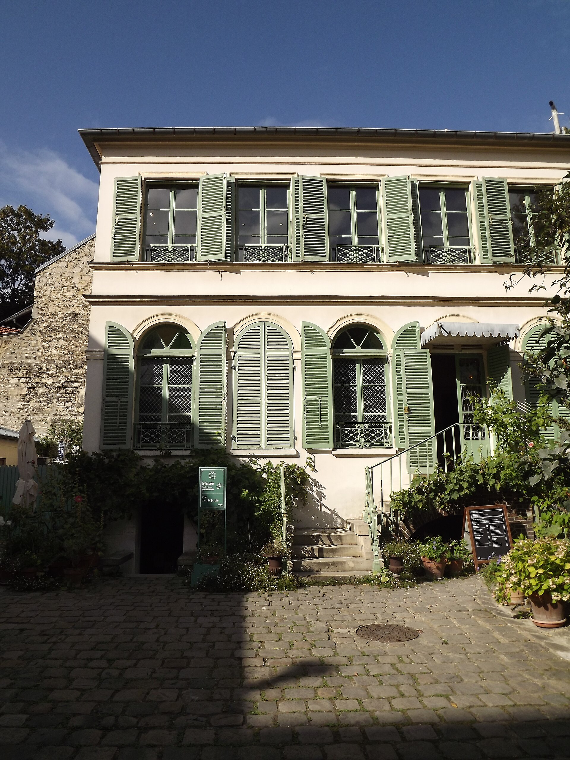 Musée de la Vie romantique, Hôtel Scheffer-Renan — vue depuis Wikimedia Commons
